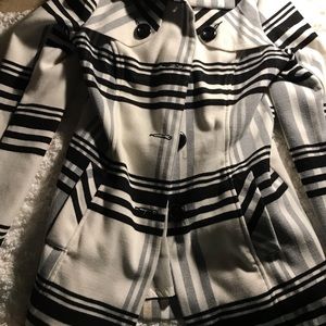 BLACK AND WHITE TRENCH COAT!